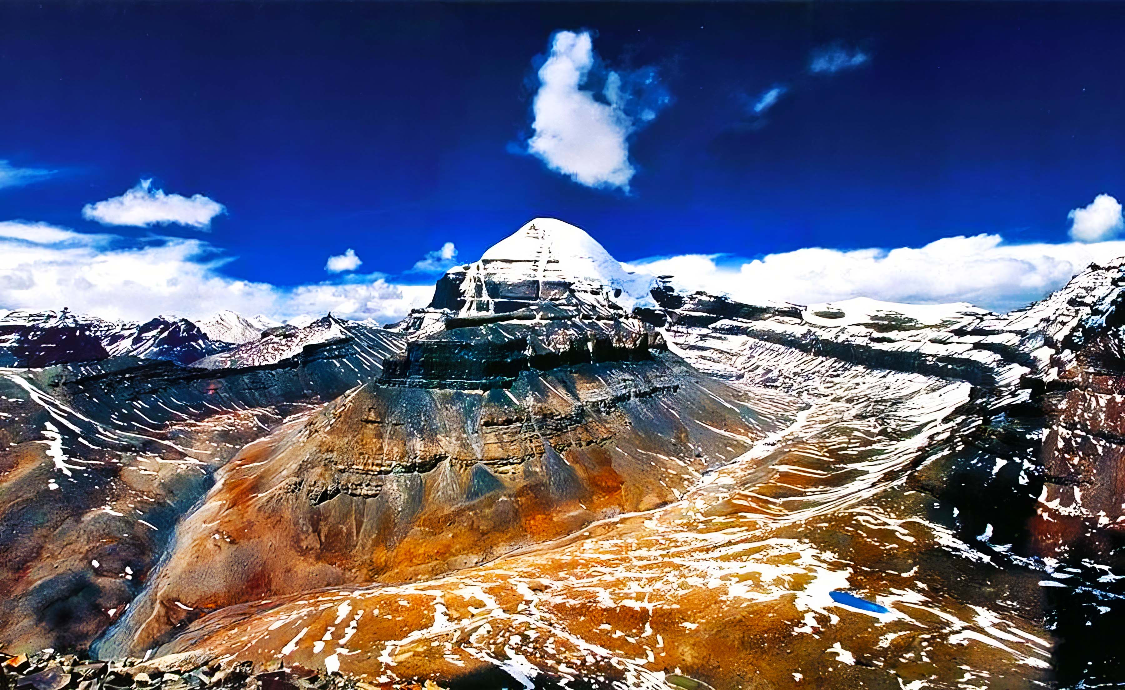 Journey to Divinity: Exploring the Breathtaking Beauty and Spiritual Significance of Kailash Mansarovar